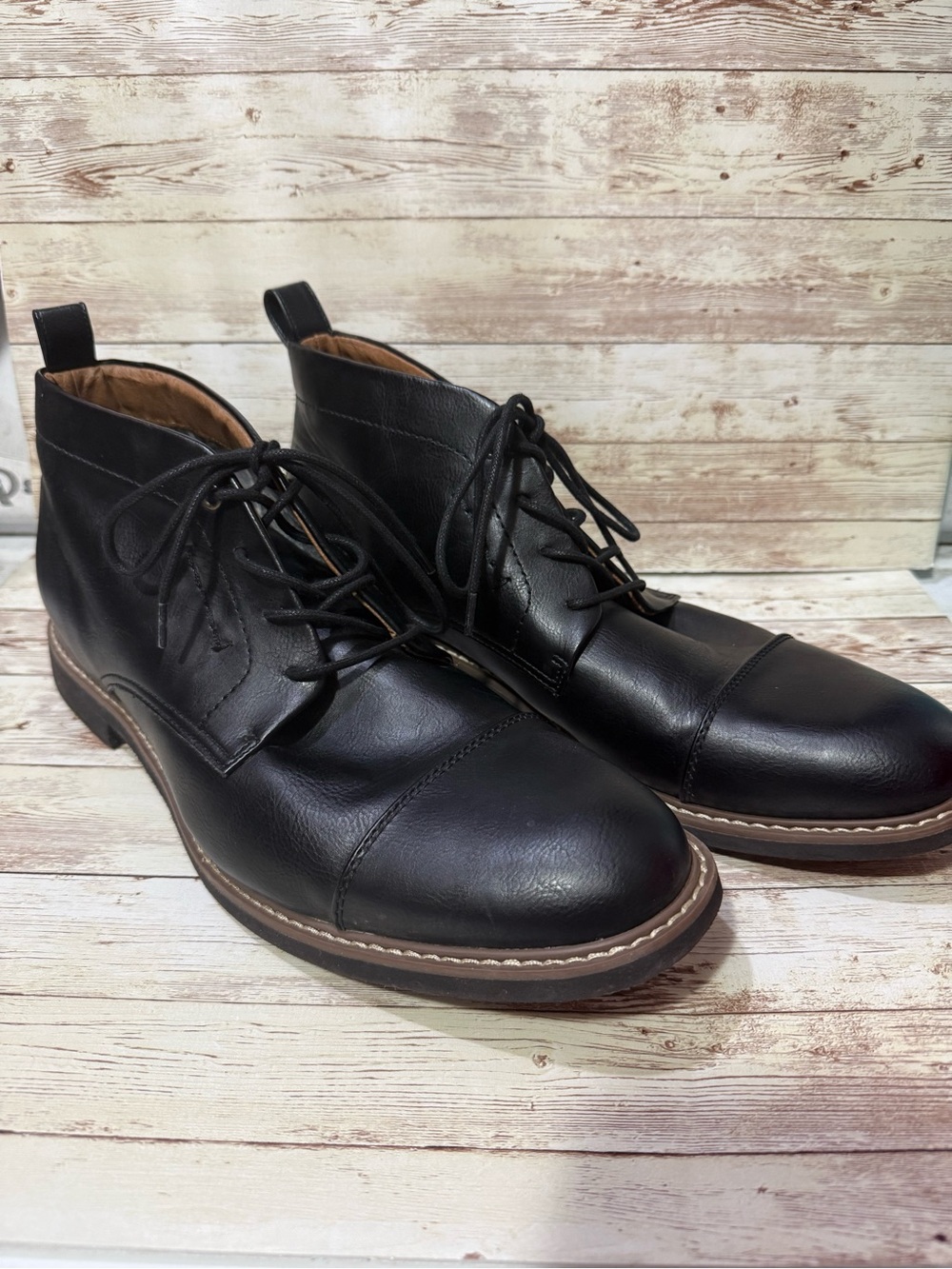 Tommy Hilfiger Black Leather Cap-Toe Lace-Up Chukka Boots